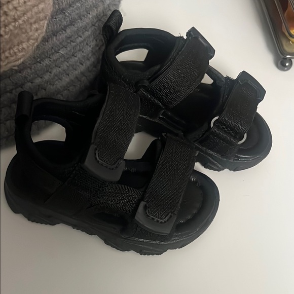 Kids black sandals - Picture 4 of 5
